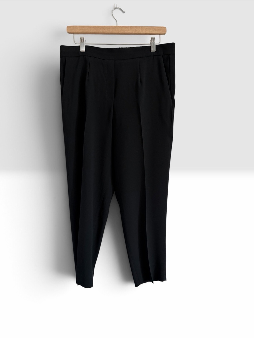 Babaton Black Crepe Women’s Cropped Pleated Dress Pants 10